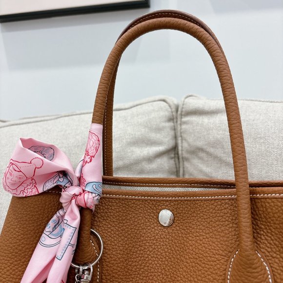 99% NEW GARDEN PARTY 36, GOLD LEATHER, PICS UPDATED! - Picture 13 of 14